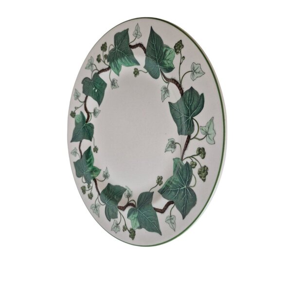 Wedgwood Napoleon Ivy Dinner Plate 10.5 in Queens Ware England Green Vine - Picture 6 of 10